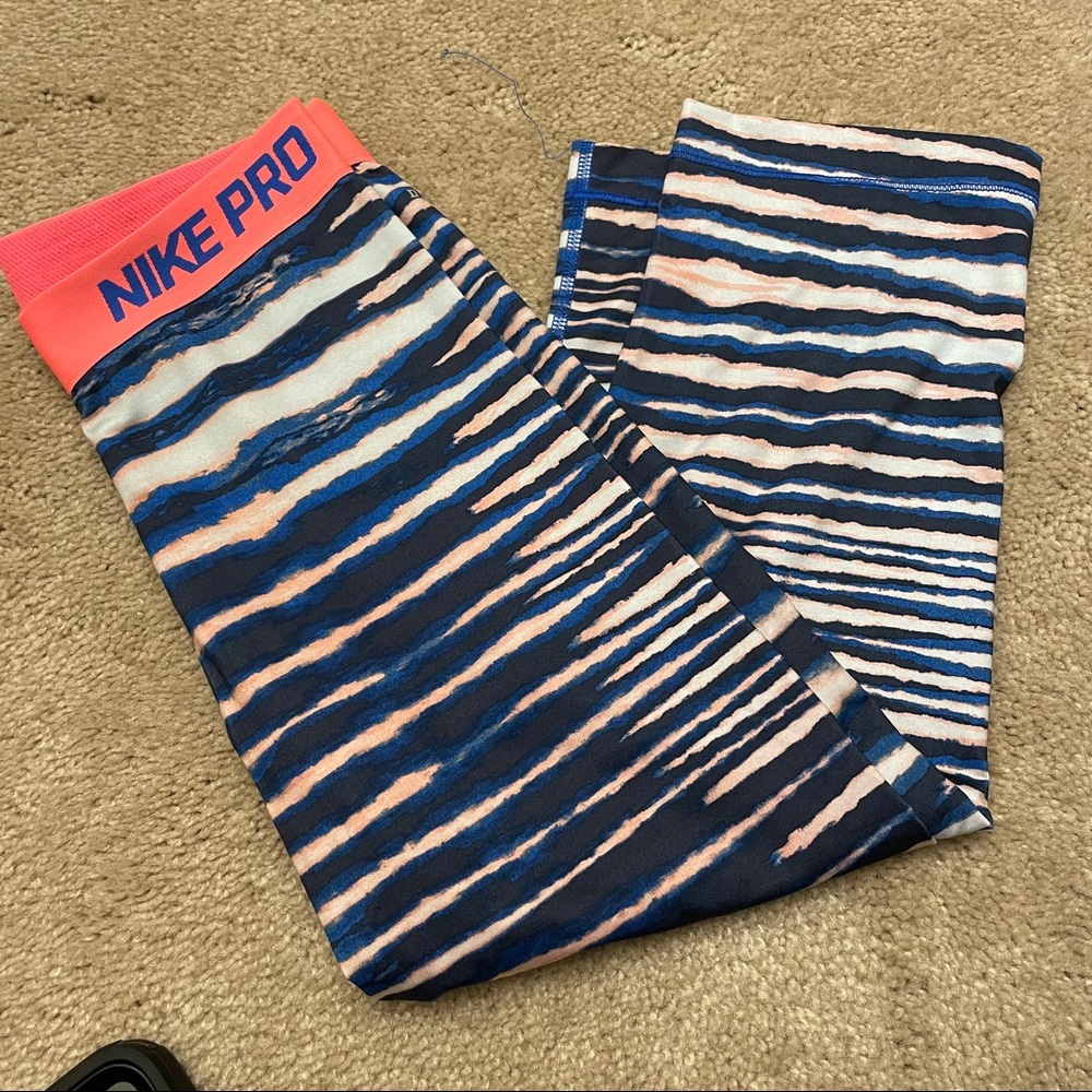 Nike Pro Dri-Fit Cropped Leggings